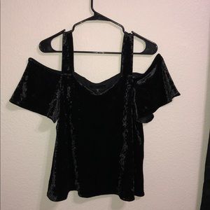 Cut off shoulder black top